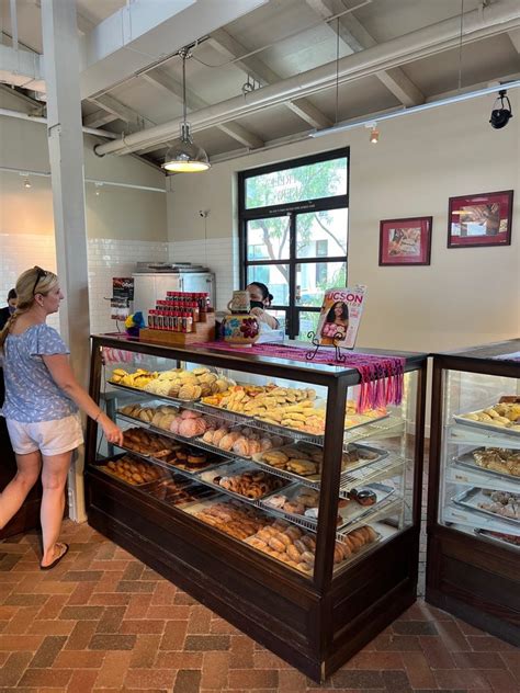 Estrella bakery - Kennett Square, PA. 610.444.1419. We are located at 315 W. State Street in historic Kennett Square, Pennsylvania. Stop by to sample any of our bread or pasties & to order your cake or flan today! Panaderia Estrella and …